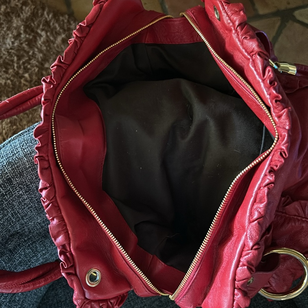 DOLCE & GABANNA 😍 Vintage Red Ruffle handbag♥️♥️♥️ EUC!! COA included STEAL!! - Picture 10 of 16
